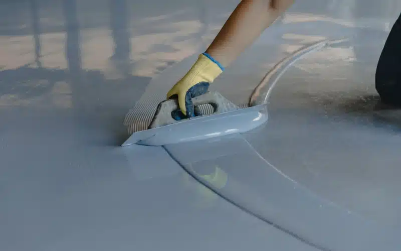 How to Remove Bathroom Sealant